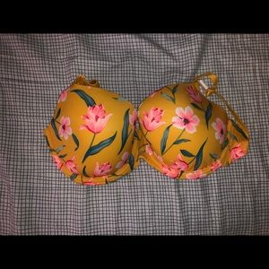NWT VS PINK BRA
